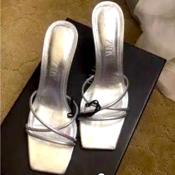 ZARA Beautiful Metallic Silver Slip On Front Strap Stiletto🔥🔥🔥 - Picture 4 of 12